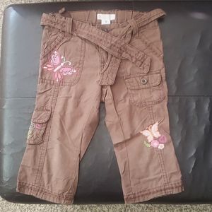 Capri pants for a little girl